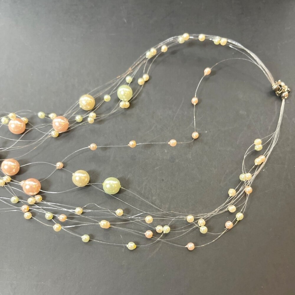 Floating Illusion Faux Pastel Pearl Necklace Multicolor Multi Strand 22 in VTG - Picture 6 of 9